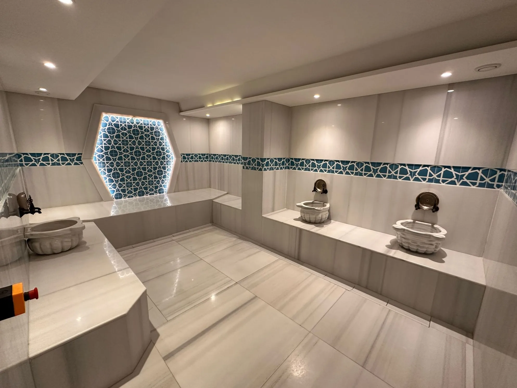 FOA'dan Avrupa Konutları 5 Göl Manzaralı Ebveyn Banyolu 2+1 Kiralık