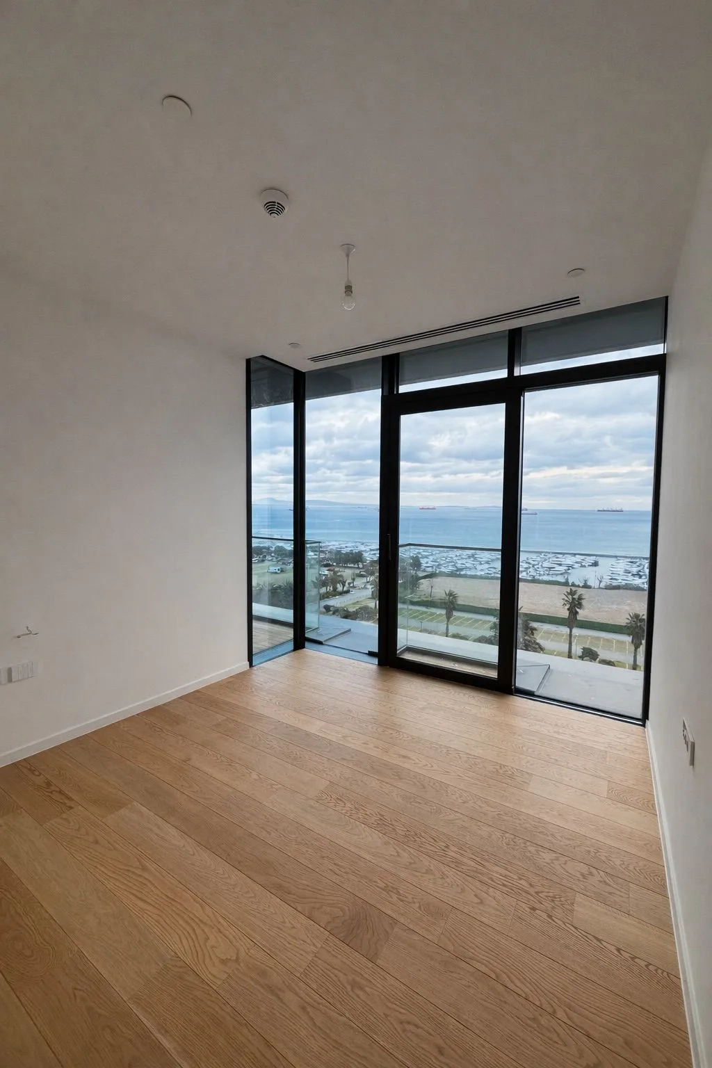 Ataköy Marina'da Full Deniz Manzaralı 2+1 Daire