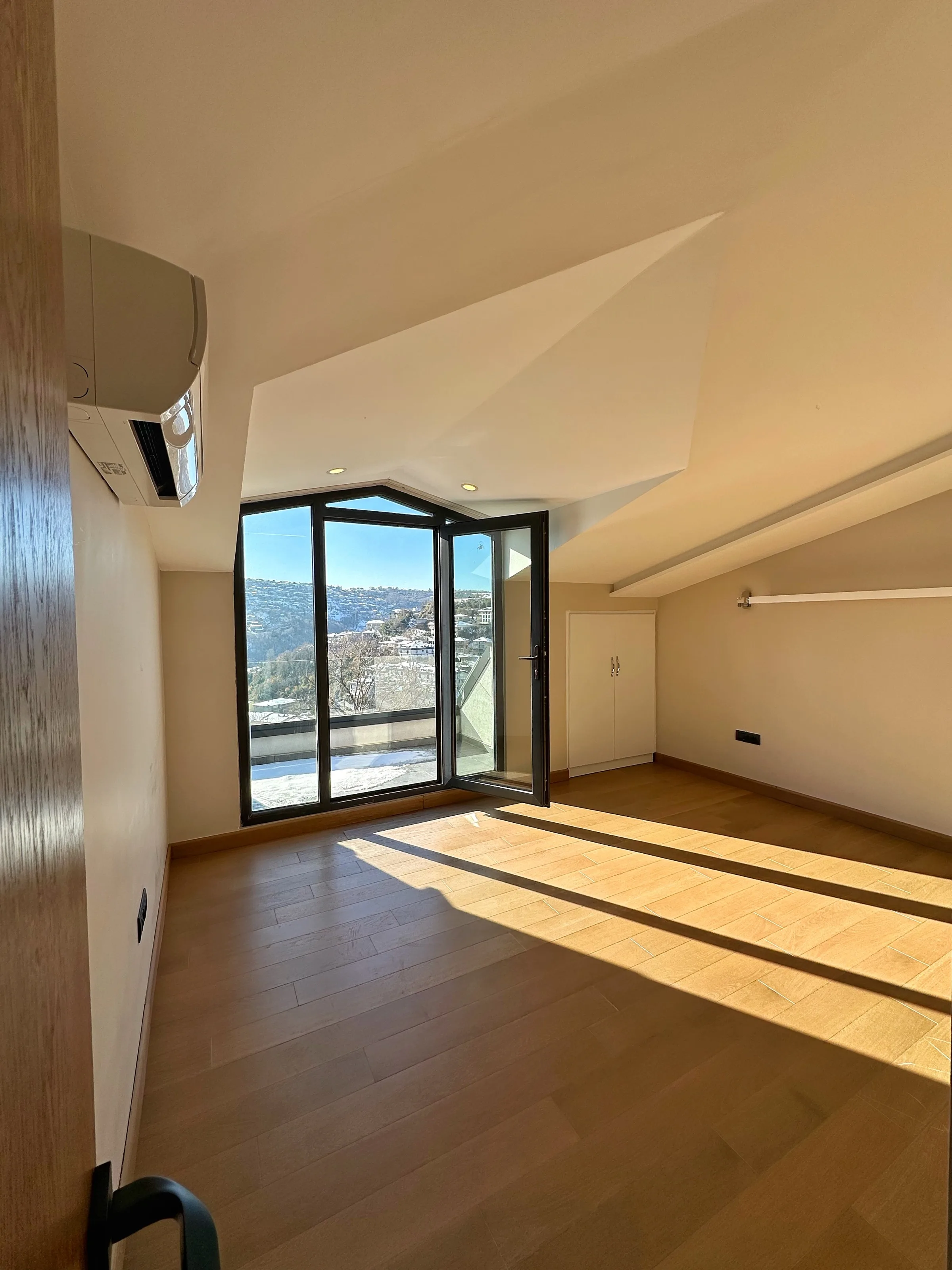 Olive Sarıyer Evlerinde Vadi Manzaralı Dubleks 4+1 Dairemiz