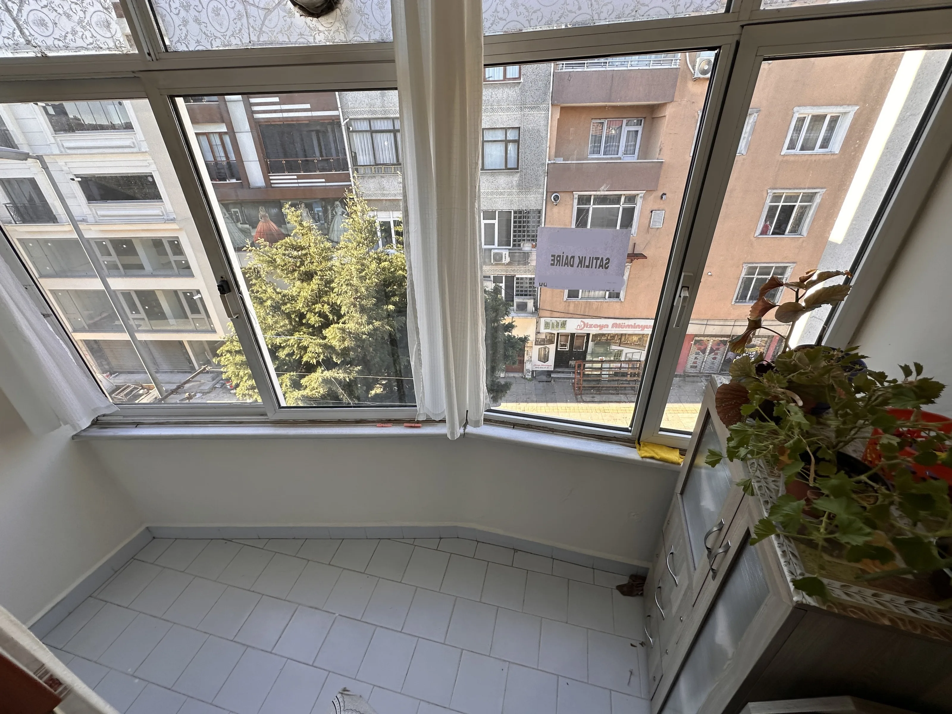 FOA'dan Hürriyet Mh. Cadde Üzeri 2+1 95 m² Satılık Fırsat Daire.