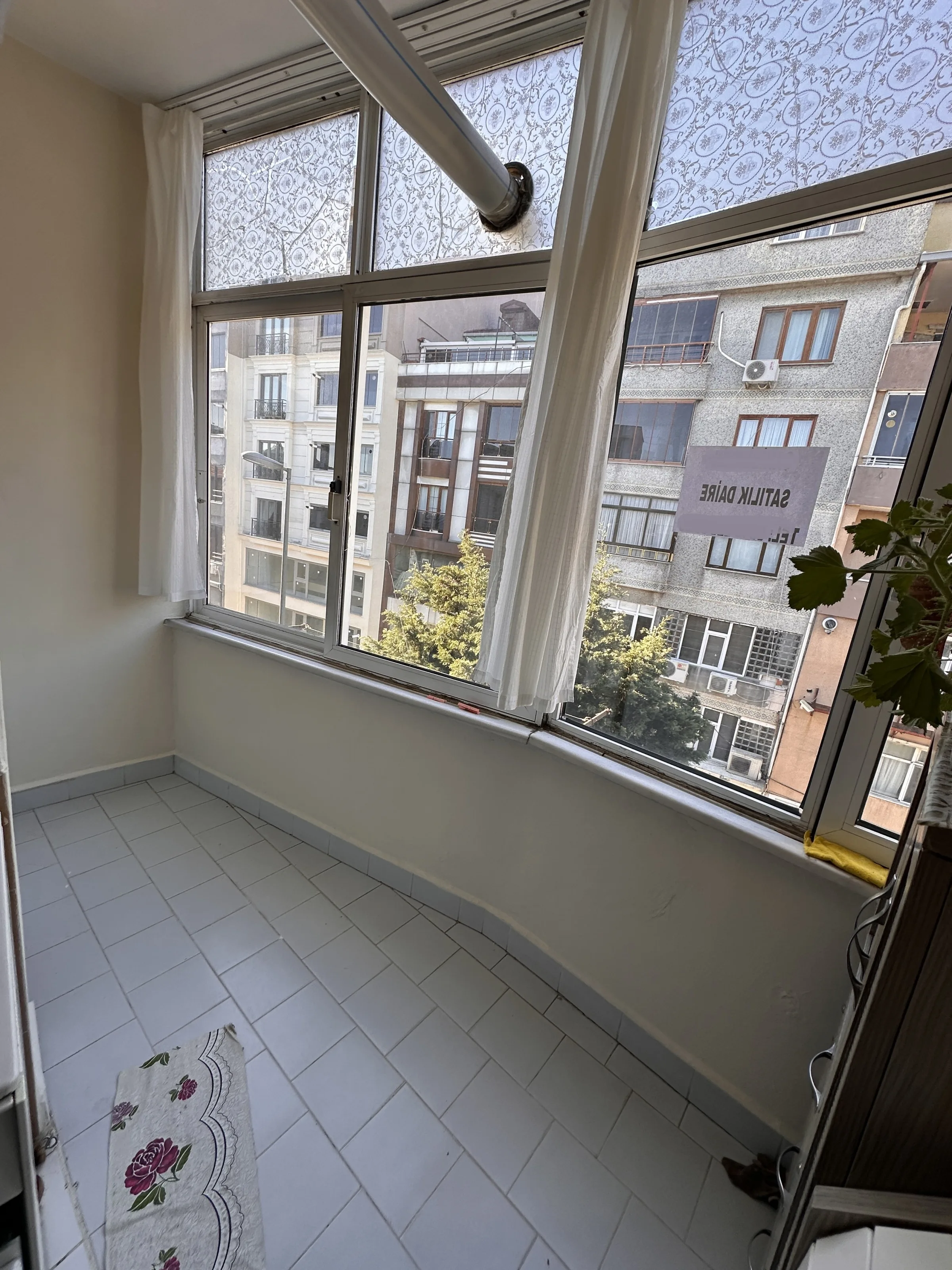 FOA'dan Hürriyet Mh. Cadde Üzeri 2+1 95 m² Satılık Fırsat Daire.