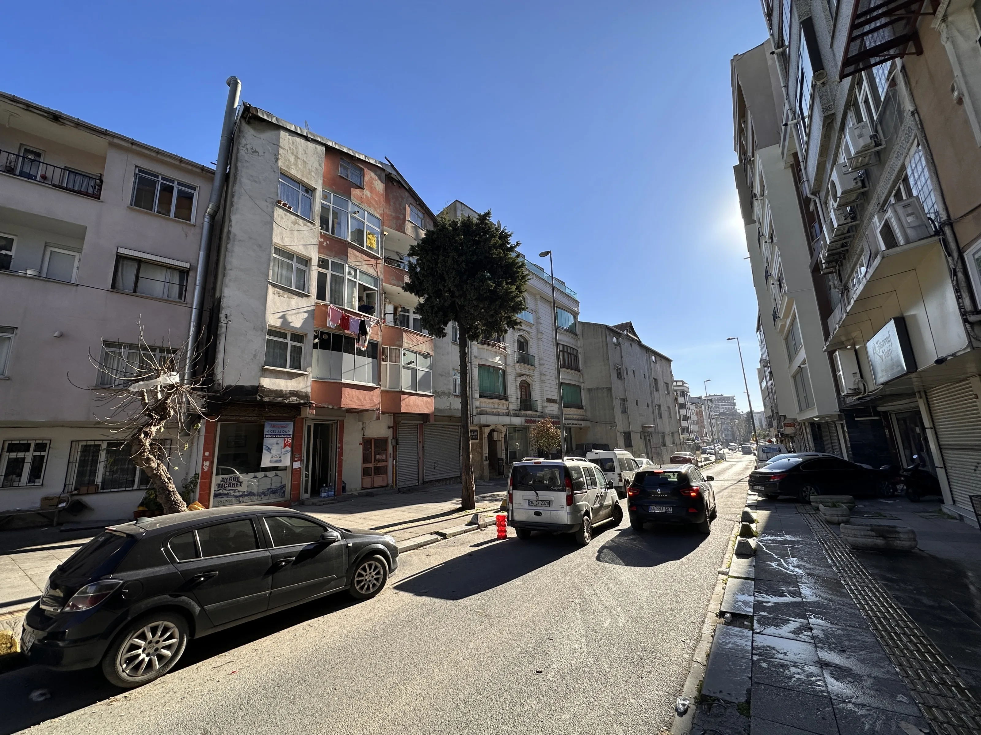 FOA'dan Hürriyet Mh. Cadde Üzeri 2+1 95 m² Satılık Fırsat Daire.