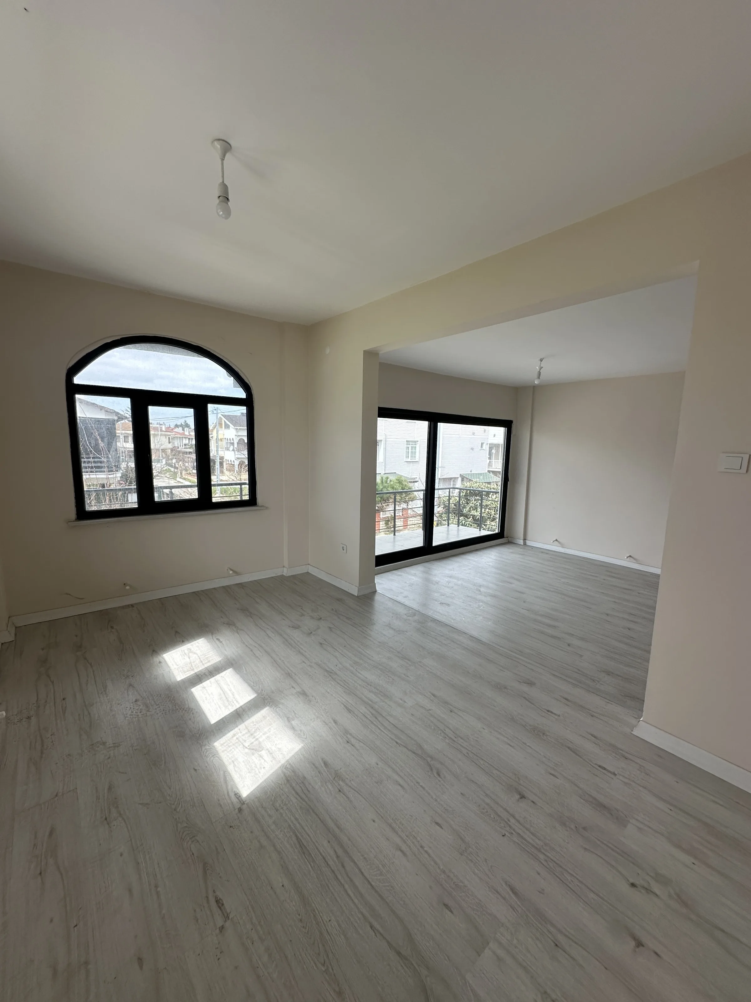 FOA'dan Silivride 4+1 Denize Sıfır Villa