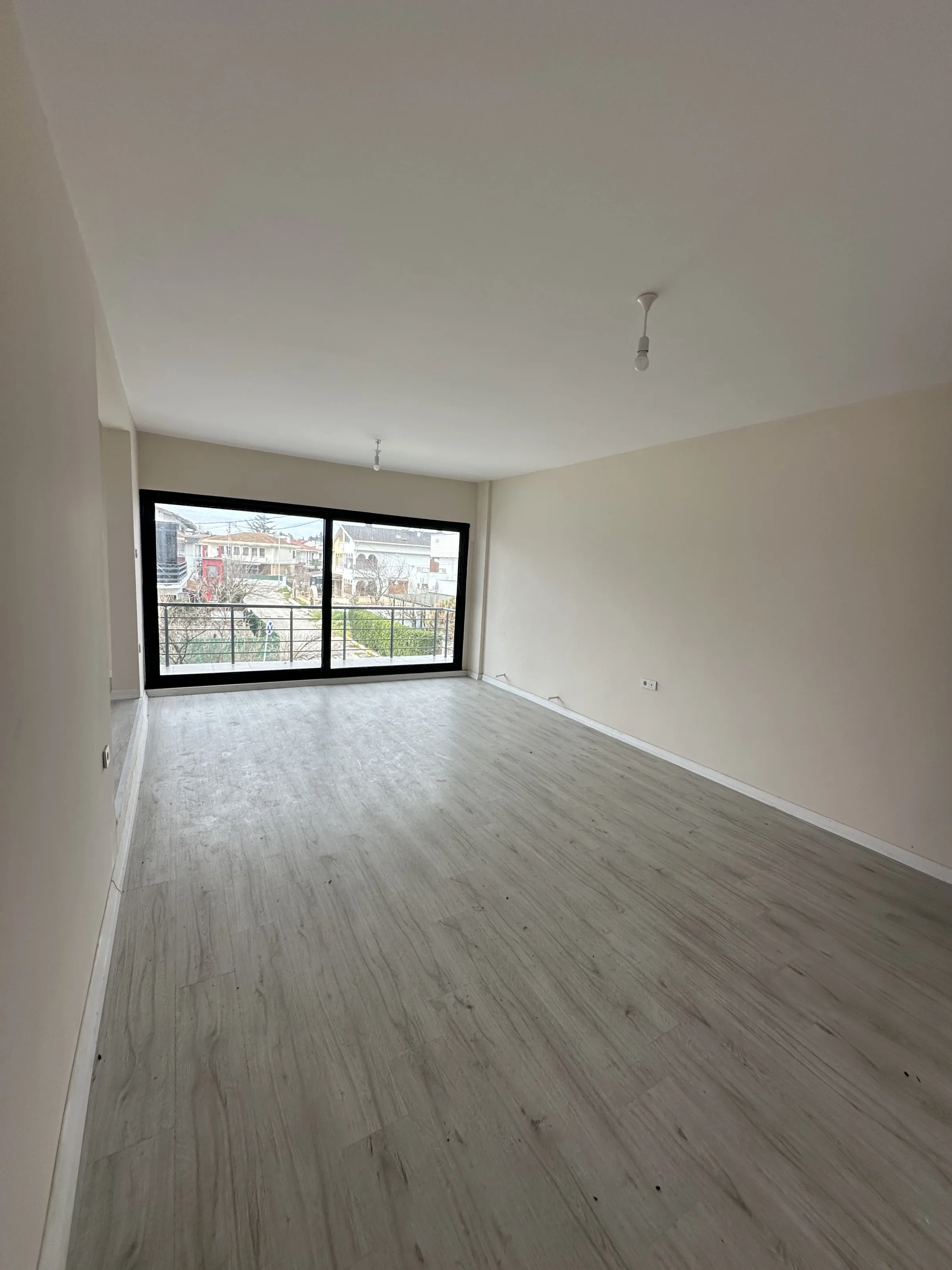 FOA'dan Silivride 4+1 Denize Sıfır Villa