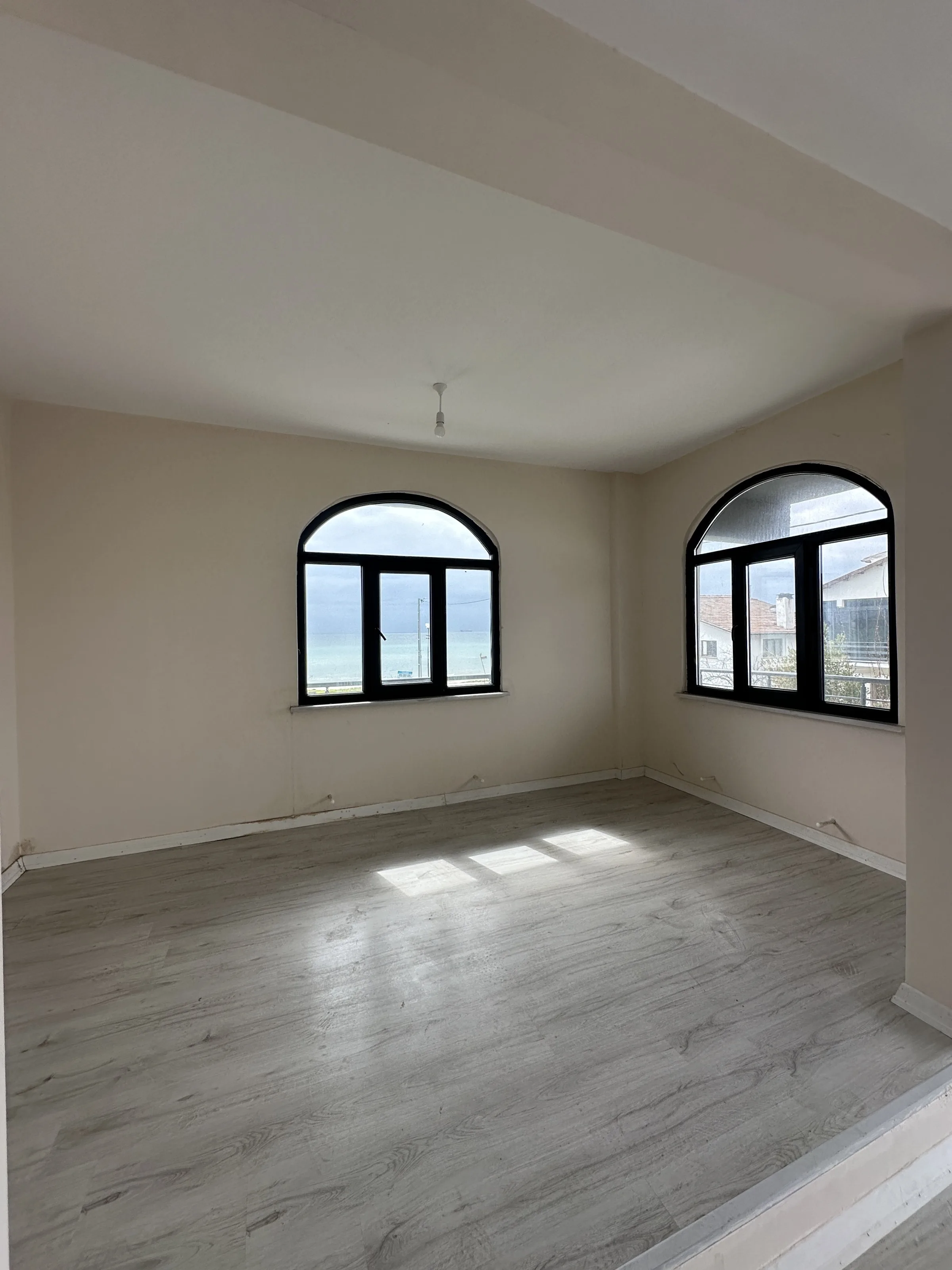 FOA'dan Silivride 4+1 Denize Sıfır Villa